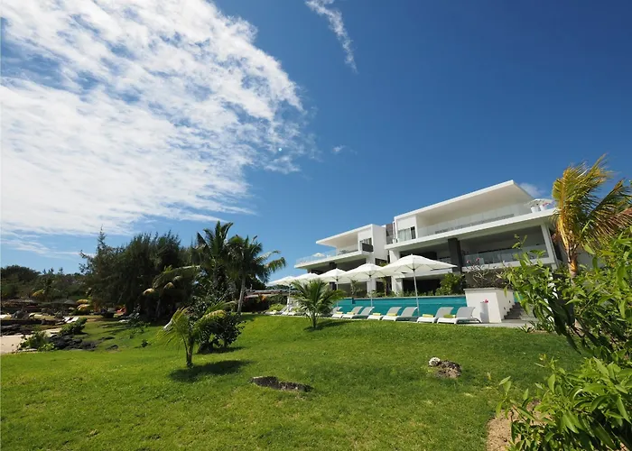 Myra Seafront Suites With Lov